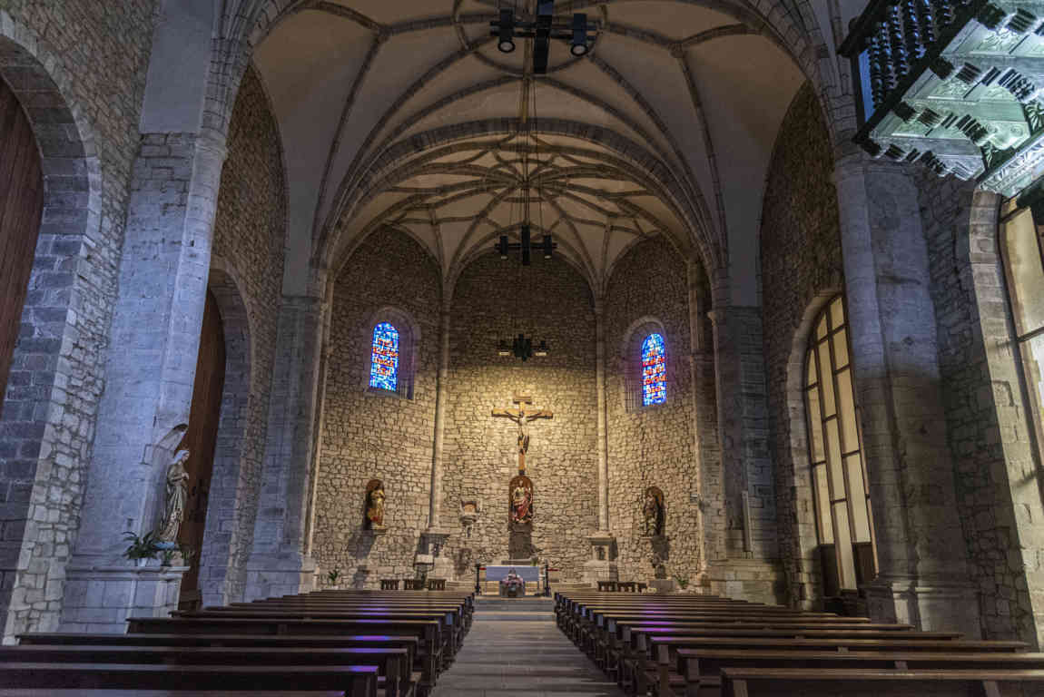 Vizcaya - Otxandio 14 - iglesia de Santa Marina.jpg